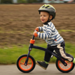 Ignorez les roues d&rsquo;entraînement et commencez votre enfant sur un vélo d&rsquo;équilibre