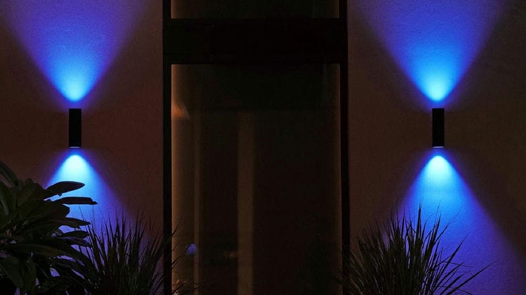 Нові зовнішні світильники Philips Hue скрасять вашу ніч